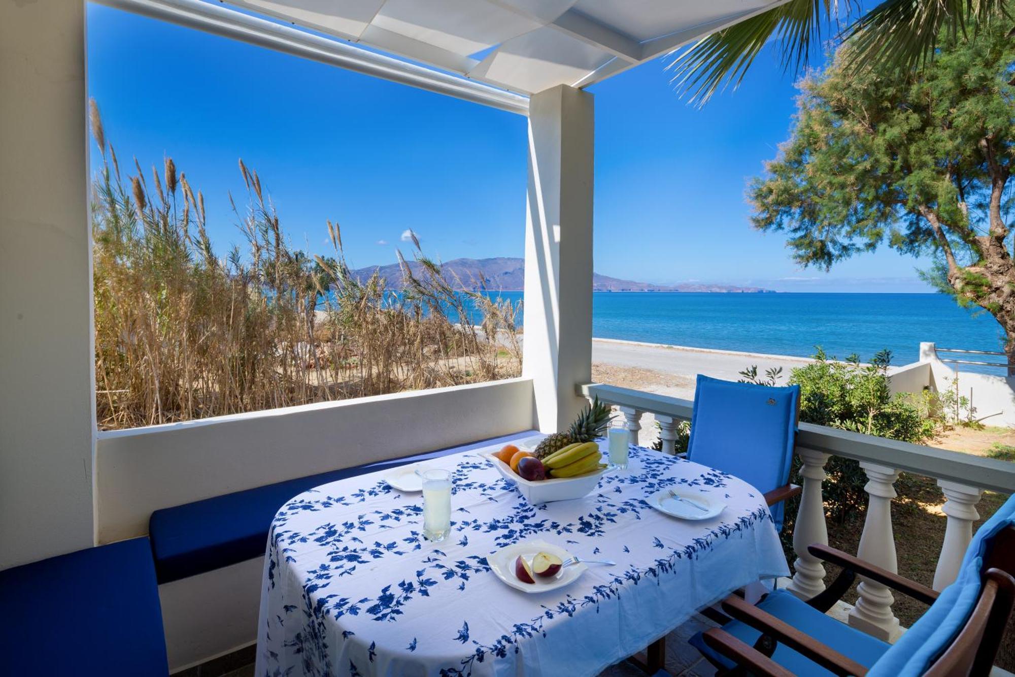Big Blue Exclusive Beachfront Villa キサモス エクステリア 写真