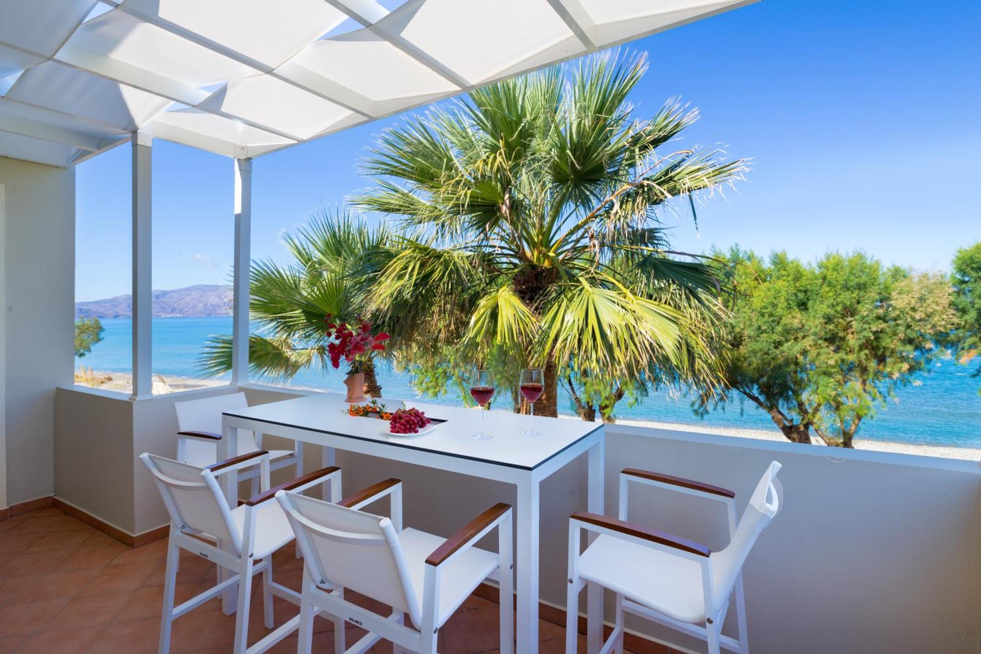 Big Blue Exclusive Beachfront Villa キサモス エクステリア 写真